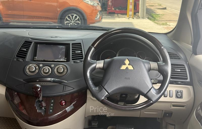 ขายรถตู้มือสอง MITSUBISHI SPACE WAGON 2.4 GLS รถปี 2011