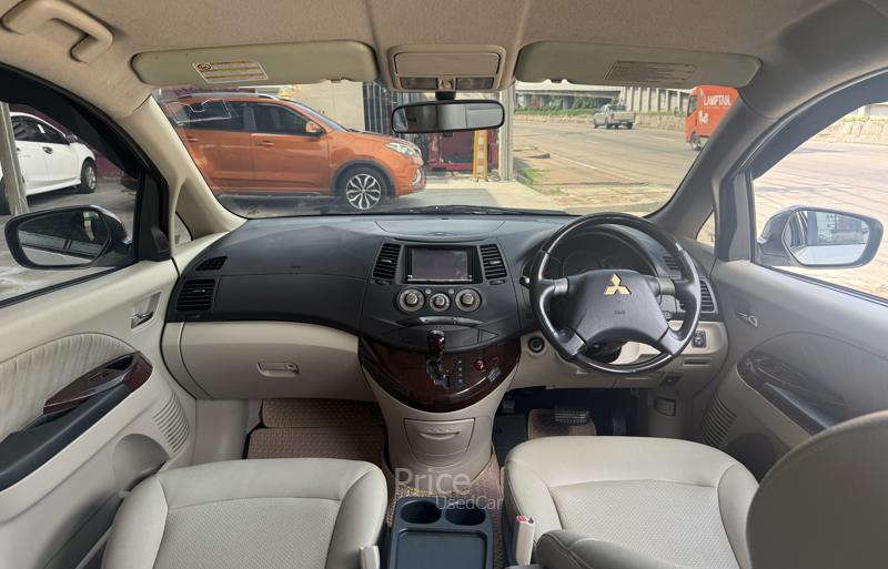 ขายรถตู้มือสอง MITSUBISHI SPACE WAGON 2.4 GLS รถปี 2011