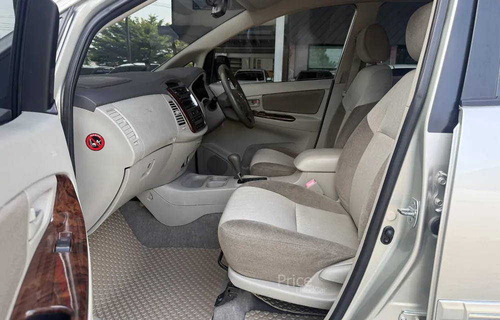 ขายรถตู้มือสอง TOYOTA INNOVA 2.0 G รถปี 2014