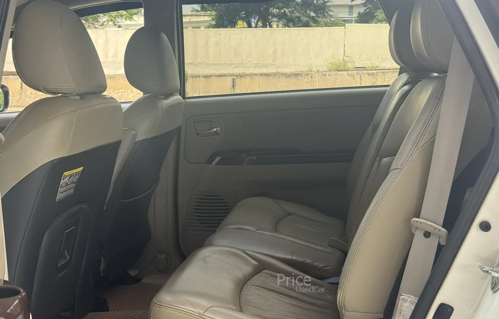 ขายรถตู้มือสอง MITSUBISHI SPACE WAGON 2.4 GLS รถปี 2011
