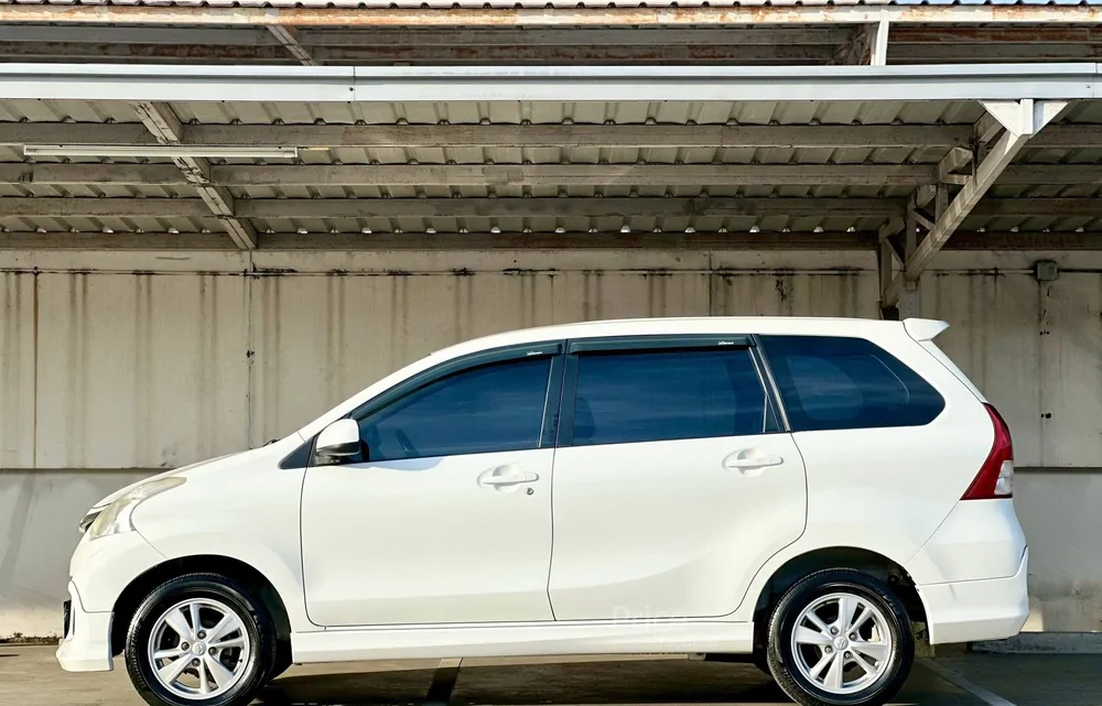 ขายรถเก๋งมือสอง TOYOTA AVANZA 1.5 S Touring รถปี 2014