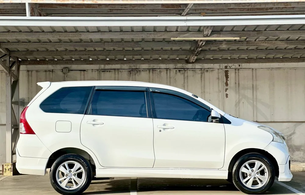 ขายรถเก๋งมือสอง TOYOTA AVANZA 1.5 S Touring รถปี 2014