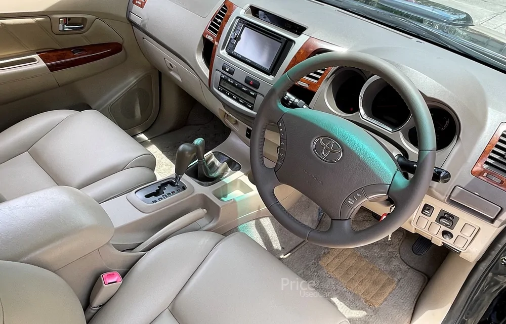 ขายรถอเนกประสงค์มือสอง TOYOTA FORTUNER 3.0 V 4WD รถปี 2006