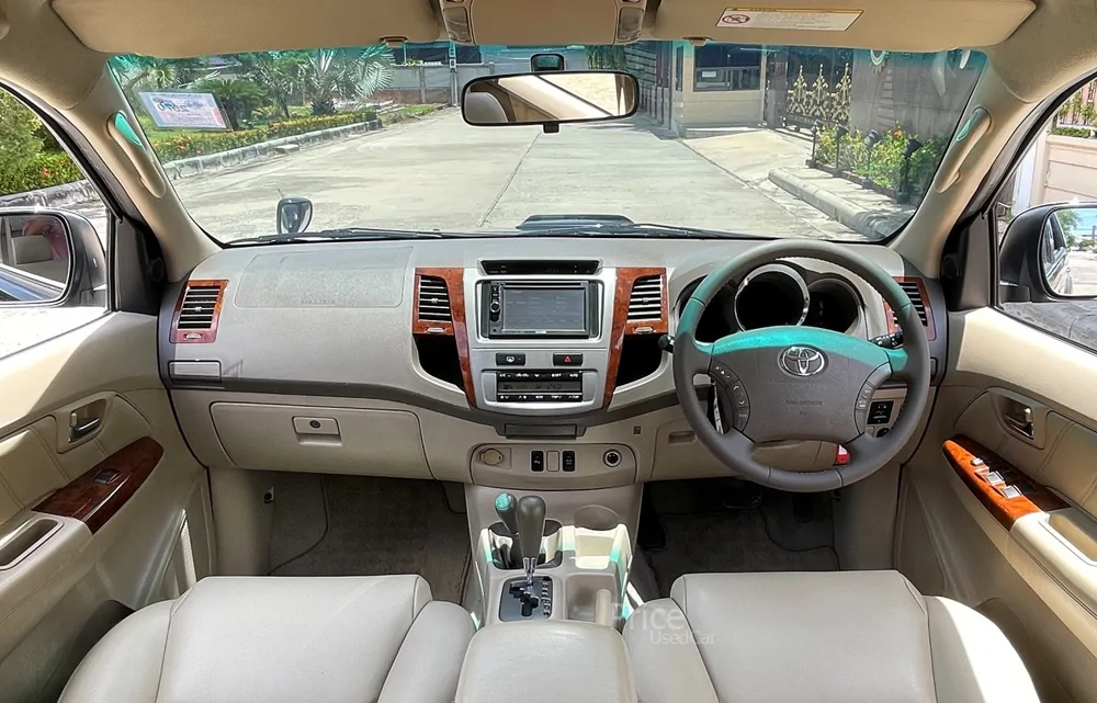 ขายรถอเนกประสงค์มือสอง TOYOTA FORTUNER 3.0 V 4WD รถปี 2006