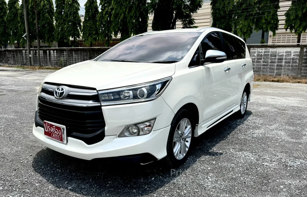 รถตู้มือสอง TOYOTA INNOVA รถปี 2017