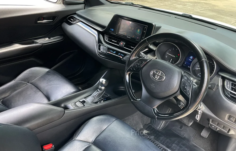 ขายรถเก๋งมือสอง TOYOTA CHR ENTRY รถปี 2018