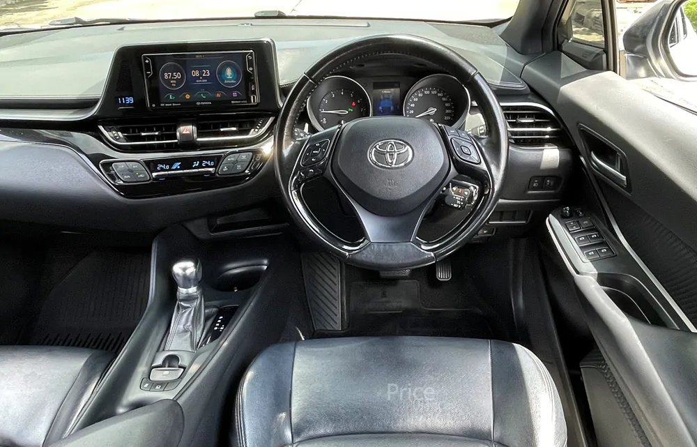 ขายรถเก๋งมือสอง TOYOTA CHR ENTRY รถปี 2018