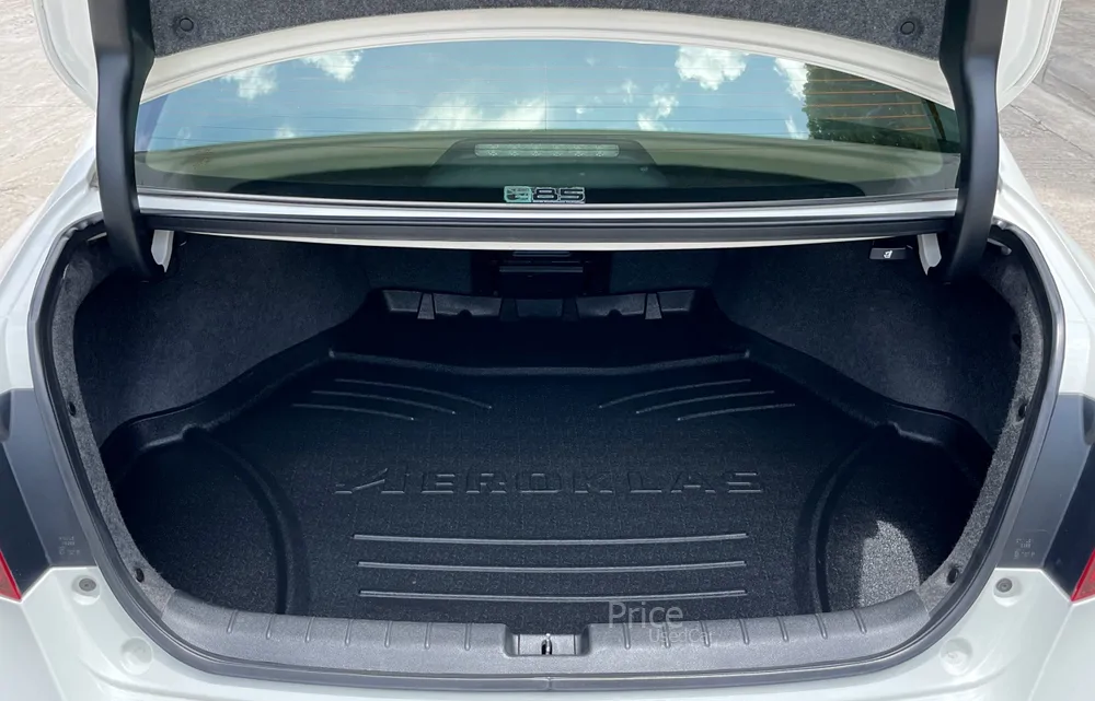 ขายรถเก๋งมือสอง HONDA ACCORD 2.0 EL รถปี 2017