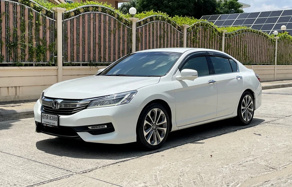 รถเก๋งมือสอง HONDA ACCORD รถปี 2017