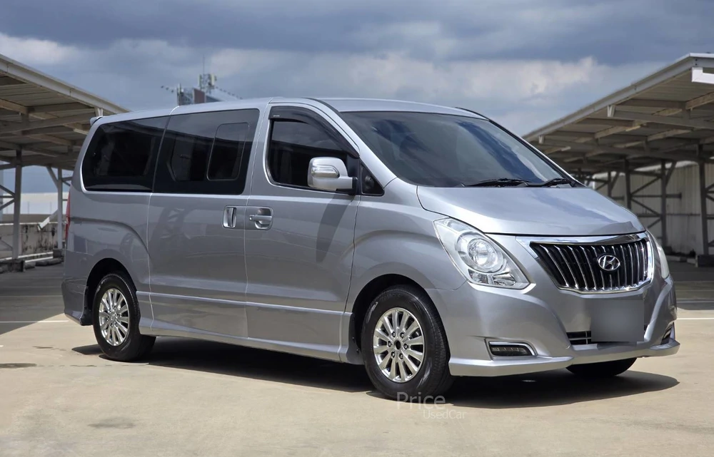 รถตู้มือสอง HYUNDAI H-1 รถปี 2017